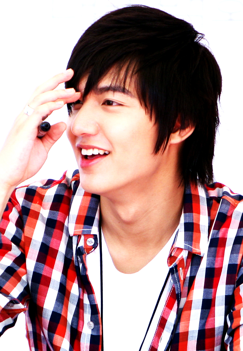 http://static.tumblr.com/13d41a11b2a04cd17e61f2c5097df0d2/811uoge/MKamg50n2/tumblr_static_d2m_profile.jpg