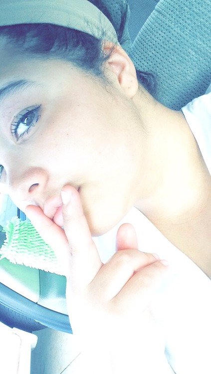 kiss me.