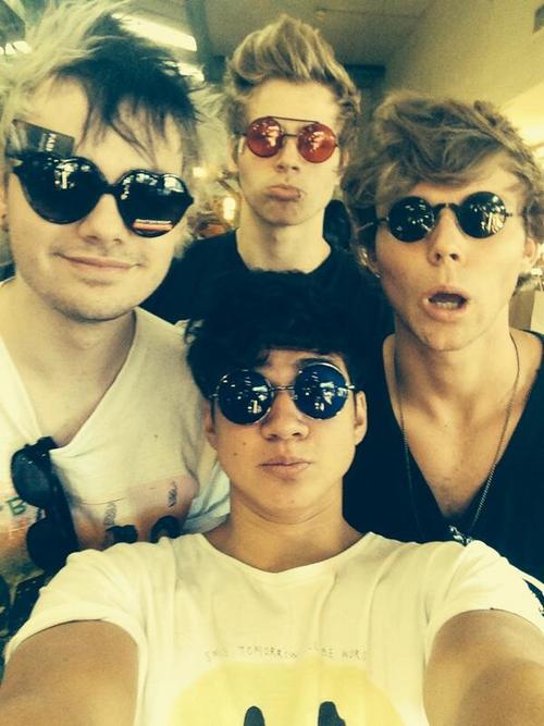 One direction imagines bsm your dating a member of 5sos