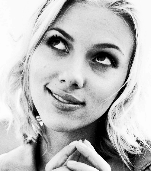 elizabeth berkley nude blowjob women using sex machine and squirting