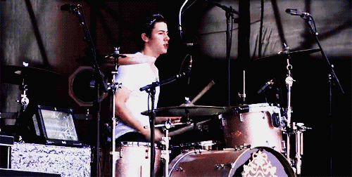 http://static.tumblr.com/c2n7oum/ZWWlj8h4u/tumblr_lgslb2guzh1qcc89w.gif