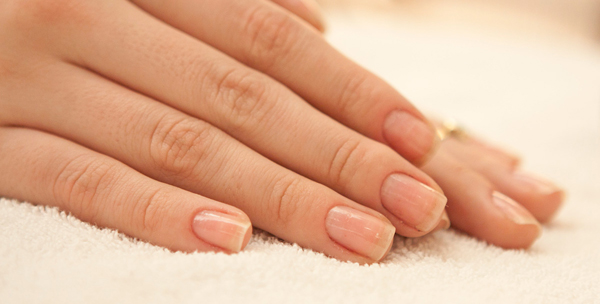 Imagem: reprodução unhas sem esmalte