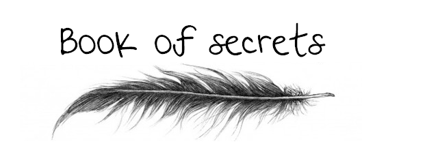 http://static.tumblr.com/jqfclef/rtnmehyoj/books.png