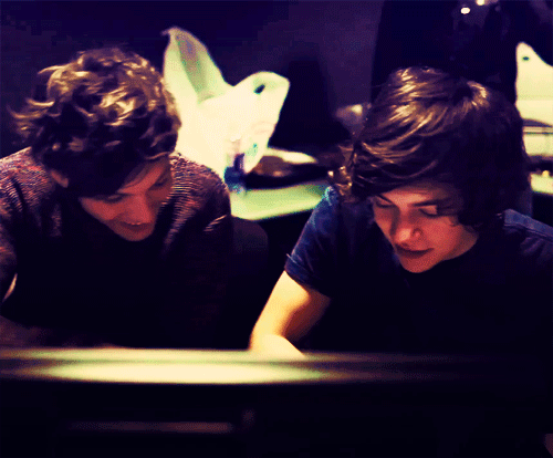 larry stylinson gif larry stylinson gif