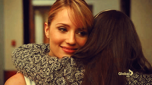 http://static.tumblr.com/utvknlp/PYEmaxuge/faberry-hug.gif
