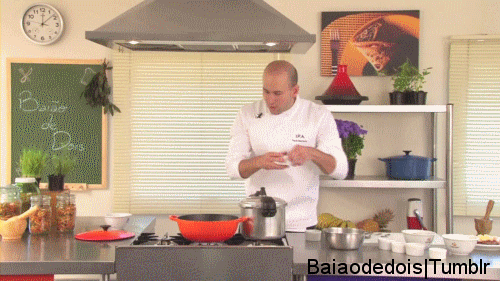 fazendo baião de dois.