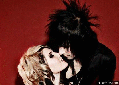 http-__makeagif.com_media_5-22-2011_5hgjer.gif